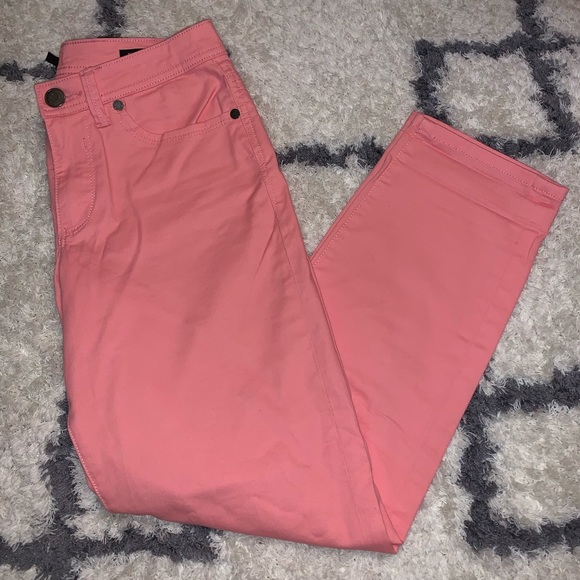 Calvin Klein Jeans Denim - Calvin Klein skinny crop jeans. Size: 6